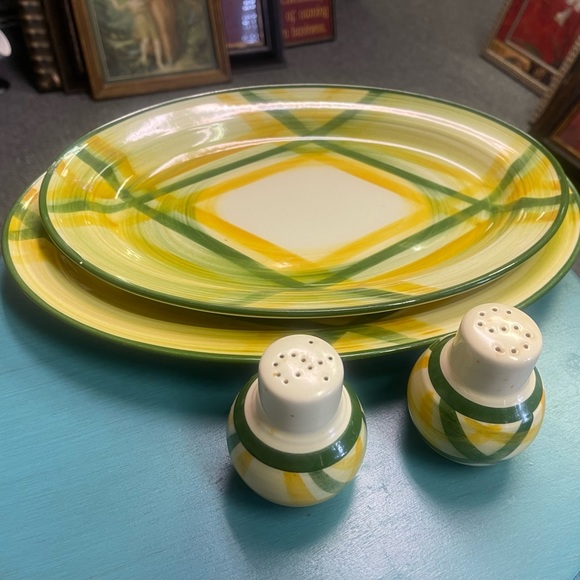 Vernon Klins 2 oval platters and salt and pepper shakers green multi color plaid - Picture 2 of 5